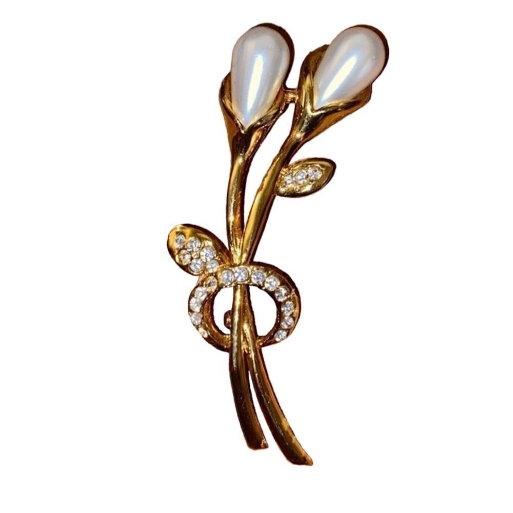 MI AMORE Flower Brooch-Pin With Crystal Accents Gold-Tone & White Colored